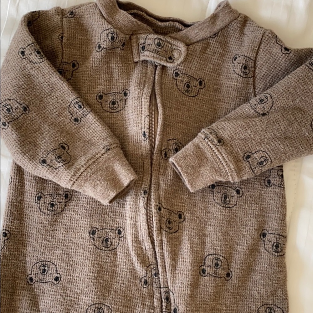 Carter’s pjs - Picture 3 of 3